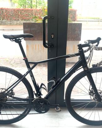 gravel GT Grade Shimano 105 Taglia M