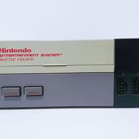 Nintendo NES + Four Score (4 giocatori) + Pad, etc