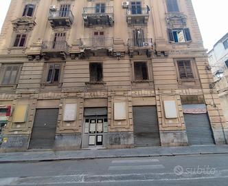 Spazio commerciale con ampia visibilità in centro