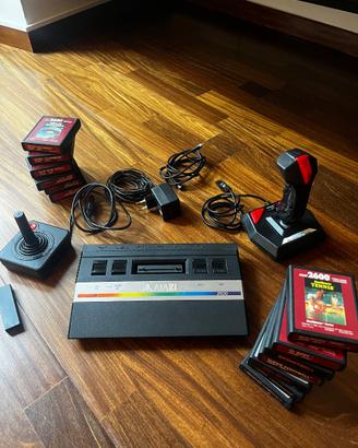 Console ATARI 2600 + 2 controller + 13 giochi