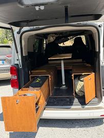 Kit Camperizzazione Mini Van, Letto Attrezzato