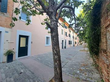 Mestre, porzione di casa da ristrutturare