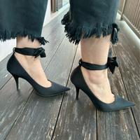 Décolléte nere in raso marca il laccio