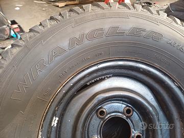  4 pneumatici  WRANGLER  GOODYEAR 