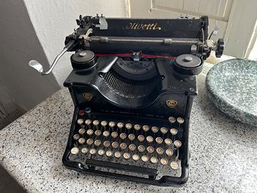 Macchina da scrivere Olivetti M40 Prima Serie