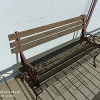 Panchina in ghisa e legno