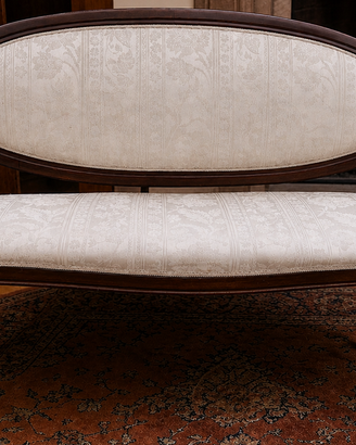 Divanetto classico elegante in legno + copridivano