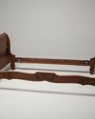 letto a barchettone singolo in noce massello