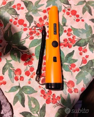 Pin pointer metal detector