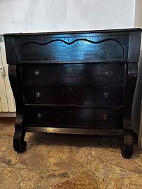 Comò antico in legno massello