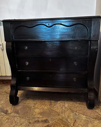 Comò antico in legno massello
