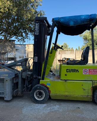Carrello elevatore elettrico Clark