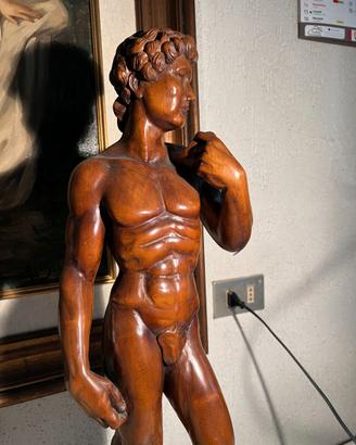 Scultura replica del David di Michelangelo