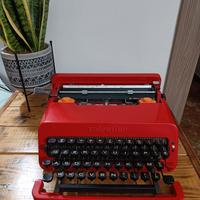 Macchina da scrivere Olivetti Valentine 