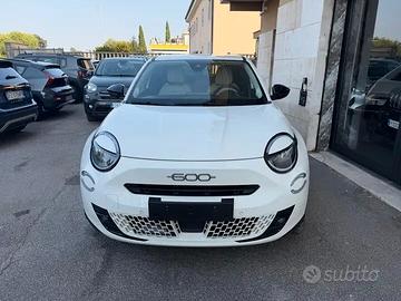Fiat 600 Hybrid 101 CV DCT MHEV La Prima