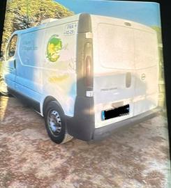 Furgone Nissan a frigo