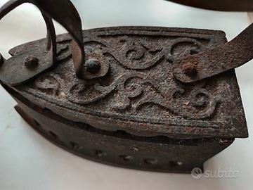 antico ferro da stiro