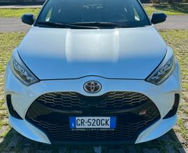 Toyota Yaris ybrid 1.5 allestimento gr sport