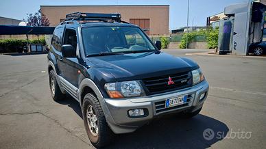Mitsubishi Pajero  V60 3.2 
