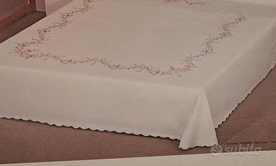 coperta vintage in cotone piche' ricamata 