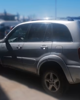 TOYOTA RAV 4 (SOLO RICAMBI)