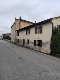 Casa singola e granaio Travettore