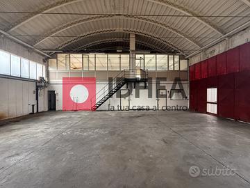 CAPANNONE/NEGOZIO FRONTESTRADA