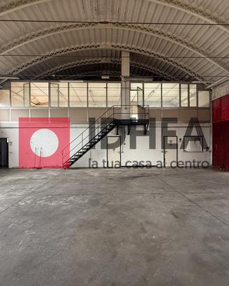 CAPANNONE/NEGOZIO FRONTESTRADA