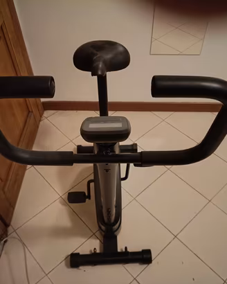 Cyclette Essential 03