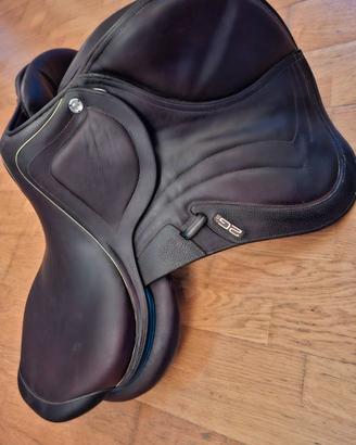 Sella da salto CWD 2Gs 17"