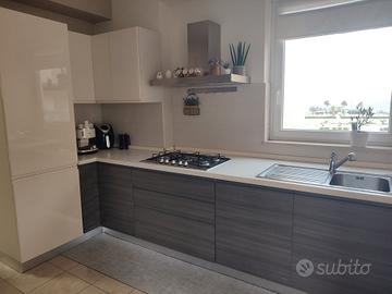 Cucina completa in buone condizioni 
