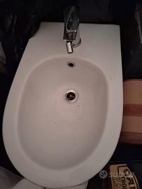 Bidet con miscelatore