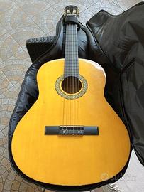 chitarra classica con custodia