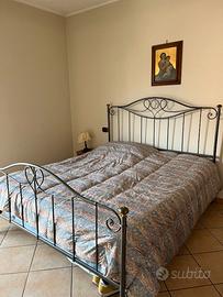 Letto matrimoniale in ferro battuto
