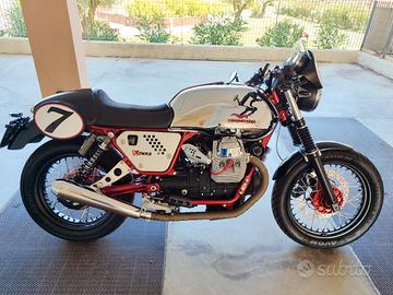 Moto Guzzi V7 Racer