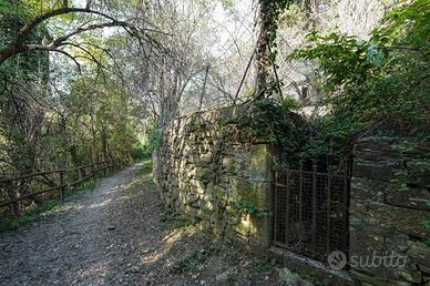 Rustico / Casale di 307 m² con 5 locali a Bergamo