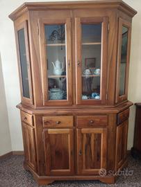 Credenza scantonata in noce massiccio