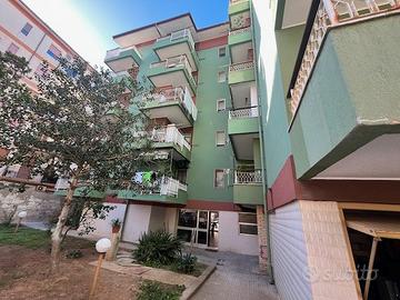 Trilocale in via benedetto croce