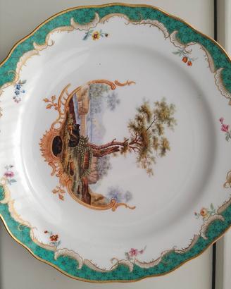 piatto in ceramica antico