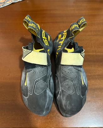 Scarpette arrampicata la sportiva theory