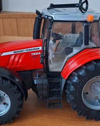 Bruder trattore Massey Ferguson
