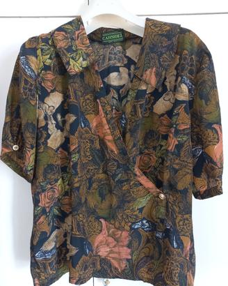 Blusa a maniche corte  con chiusura laterale