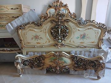 Letto in stile barocco e comò