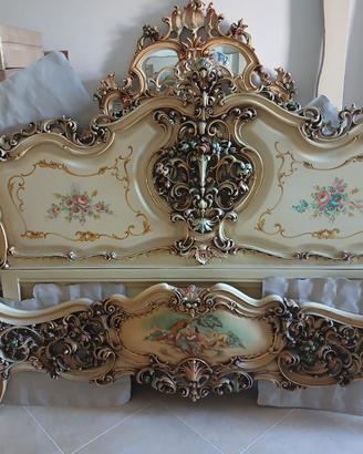Letto in stile barocco e comò