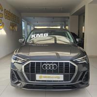 AUDI Q3 45 TFSI e S tronic Identity Sline da €49