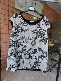 Luisa Viola Blusa bianca con motivi floreali neri