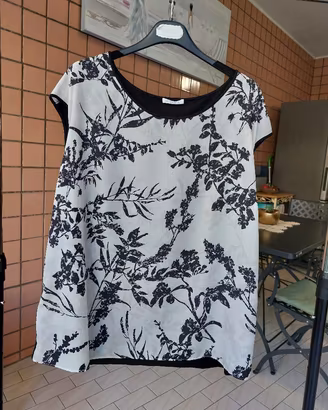 Luisa Viola Blusa bianca con motivi floreali neri