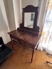 Toeletta antica legno