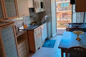 OSTIA LIDO GRAZIOSO TRILOCALE ARREDATO Con BALCONE