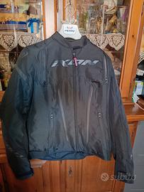 giubbotto e guanti donna per moto